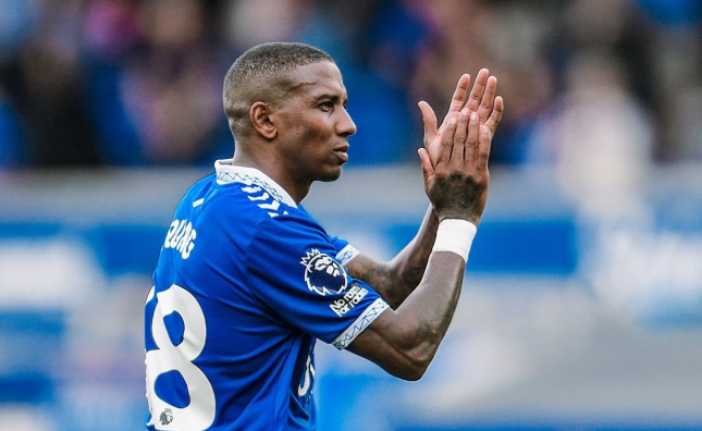 阿什利-扬：40岁仍欲续写英超梦，退役后倾向转战媒体领域