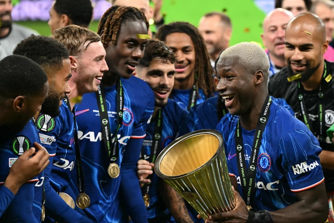 凯塞多染发助力切尔西夺冠，誓言为蓝军赢更多奖杯