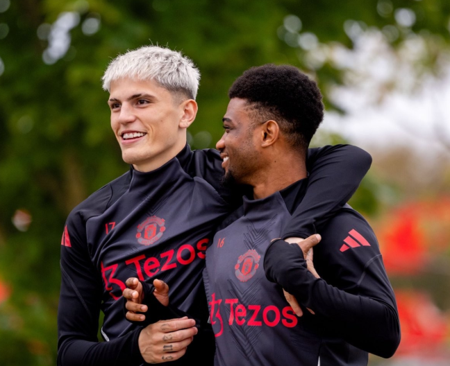 阿马德盼加纳乔留曼联，两年轻边锋未来或分道