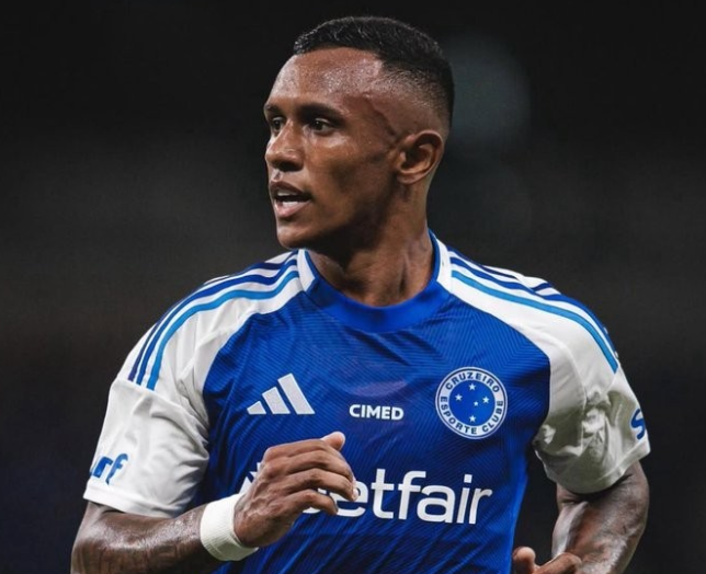 阿森纳边锋马尔基尼奥斯永久转会克鲁塞罗，开启新征程