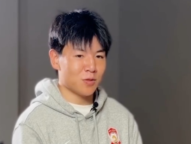 徐彬《足球之夜》畅谈成长，中超初体验与落选感悟尽显进取心