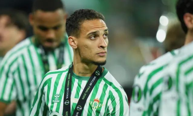 贝蒂斯曼联商讨安东尼未来，租借延期难行或探部分所有权方案