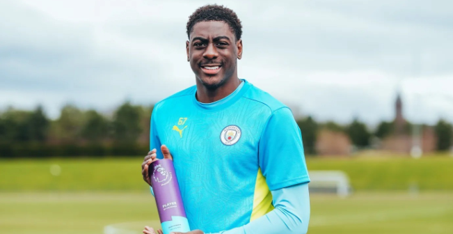 伊普斯维奇求购穆巴马遇分歧，曼城倾向外租盼其参与世俱杯