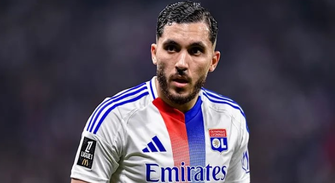 曼城领跑谢尔基争夺战，里昂转会费要求成关键