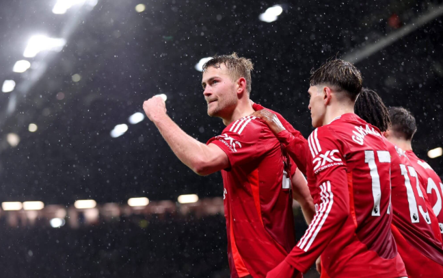 德利赫特谈曼联下赛季规划：无缘欧战或成优势，力挺阿莫林直言风格