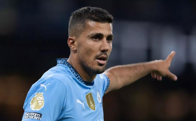 曼城动态：罗德里续约在即，引援与教练组补强同步推进