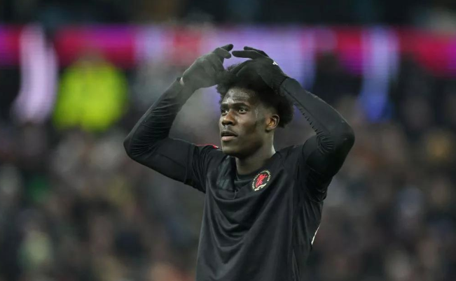 利雅得新月有意维拉中场奥纳纳，转会谈判尚处早期阶段