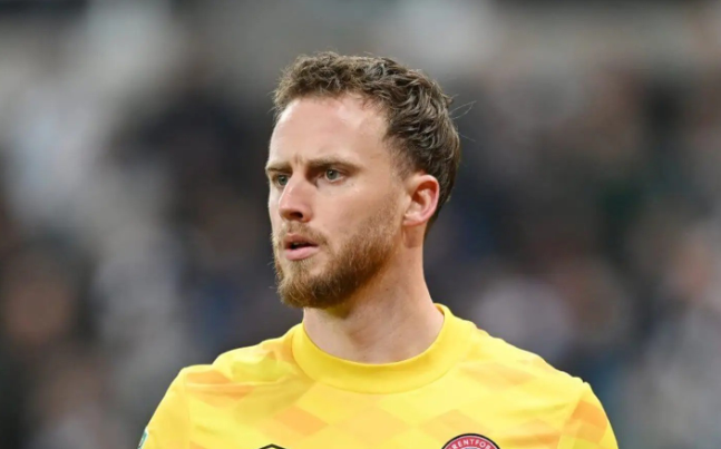 勒沃库森即将1000万欧签弗莱肯，补强门将位置