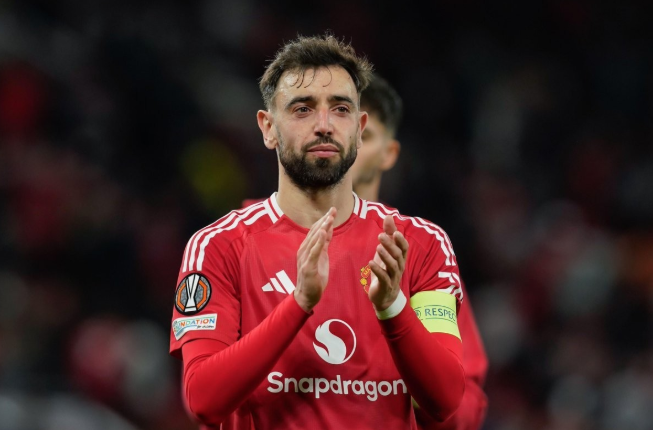 利雅得新月未报价B费，曼联无意放人盼其留队