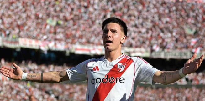 马斯坦托诺心仪巴黎，多队竞逐下转会前景存变数