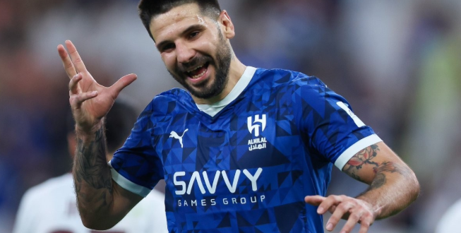 米特罗维奇或离新月重返英超，多队密切关注