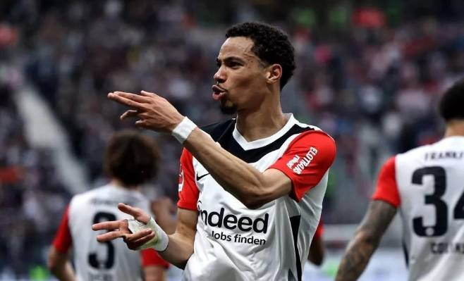 切尔西推进埃基蒂克转会谈判，8400万镑高价成阻碍