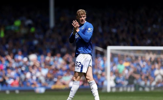 热刺切尔西竞逐布兰斯韦特，埃弗顿留人占优