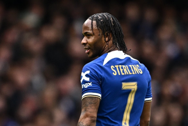 斯特林租借期满归蓝军，未来去向成焦点