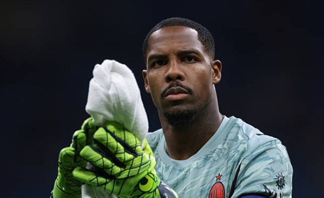 《每日邮报》：切尔西考察米兰门将迈尼昂，但认为米兰要价过高