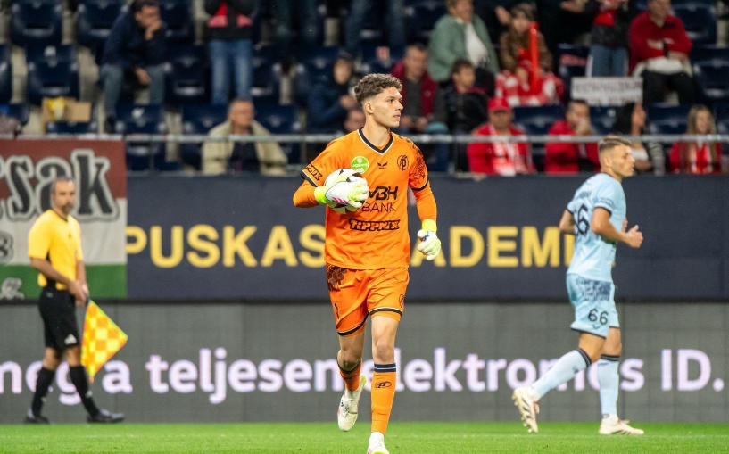 名记确认！利物浦签下匈牙利年轻门将阿尔明 - 佩奇