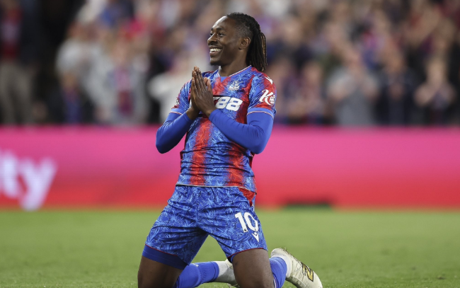 热刺有意签埃泽、格伊、姆贝乌莫，新帅人选成转会关键