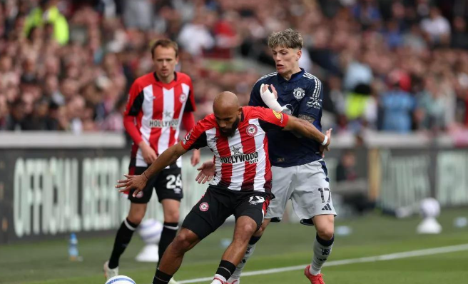 布伦特福德盼姆贝乌莫转会费比肩库尼亚，曼联或提高报价争人