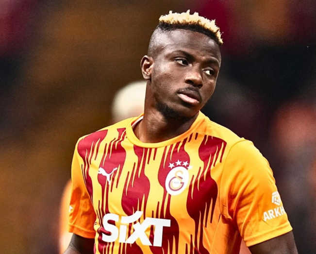 足坛转会动态：奥斯梅恩接受新月报价，德布劳内或赴那不勒斯