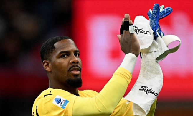 切尔西转会动态：迈尼昂交易告吹，吉滕斯签约存疑