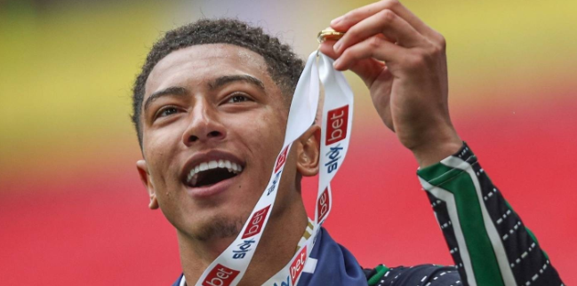 多特新援乔布 - 贝林厄姆：球衣号码背后的转会风云与未来展望