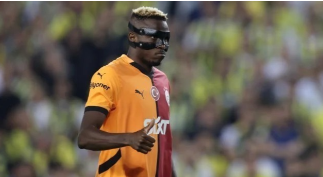 利雅得新月重启谈判，奥斯梅恩转会风云再起