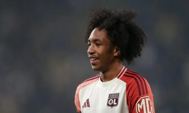 切尔西询价里昂边锋福法纳，夏窗边锋引援有新动向