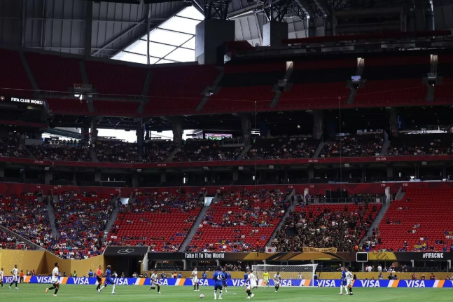 《镜报》：世俱杯切尔西比赛场馆空位多，国际足联营销与赛程安排遭诟病