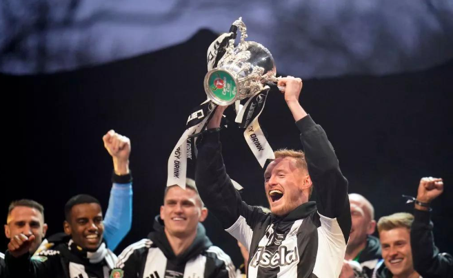 纽卡斯尔或低价放行朗斯塔夫，球员未来扑朔迷离