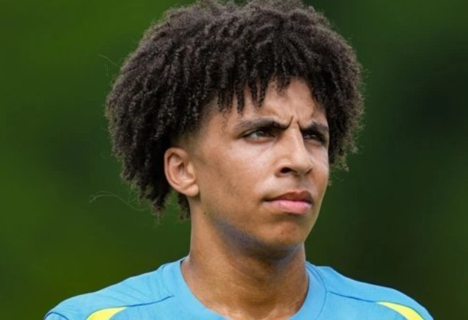 TA：曼城夏窗或引右后卫与边锋，沃克将离队，麦卡蒂未来待定