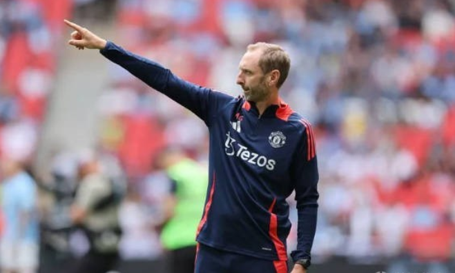 耶奥里松加盟热刺教练组，肩负定位球与重新开球重任