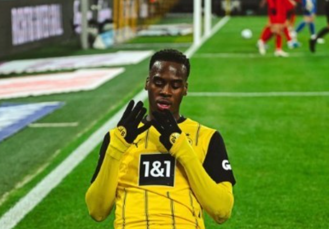 切尔西引援瞄准边锋，吉滕斯、福法纳成目标