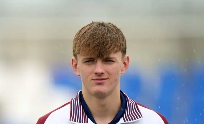 曼城或签16岁维拉中场新星劳里，青训布局再添新棋