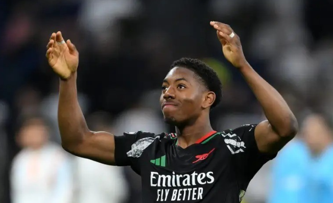 阿森纳18岁新星续约在即，阿尔特塔助力刘易斯-斯凯利薪资跃升