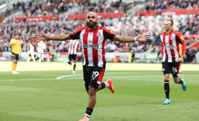 曼联热刺竞逐姆贝乌莫，记者称其或因两因素倾向热刺