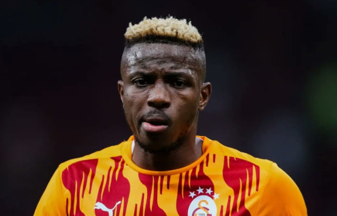 奥斯梅恩谈未来：专注度假，童年经历铸就足球决心