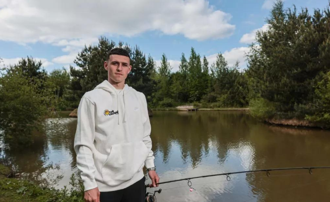 福登：家庭困境铸就称职父亲，足球之外心怀别样热爱